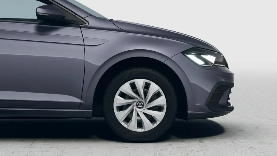 VOLKSWAGEN Polo -