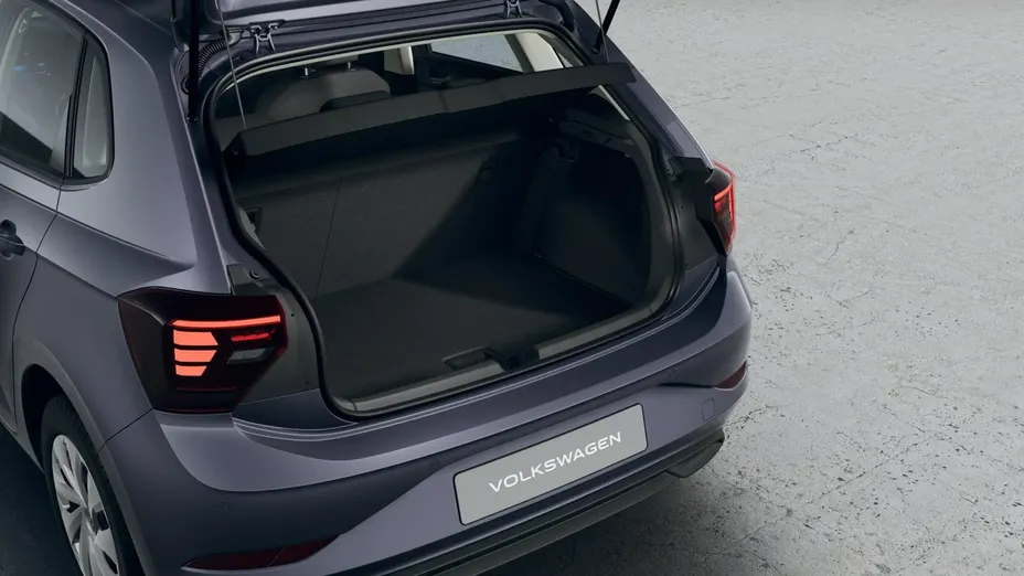 VOLKSWAGEN Polo -