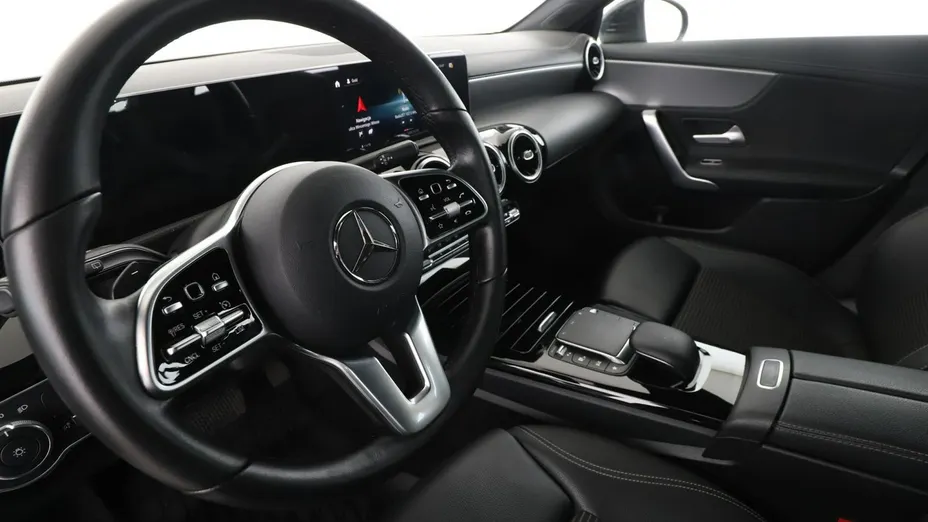 MERCEDES-BENZ CLA -