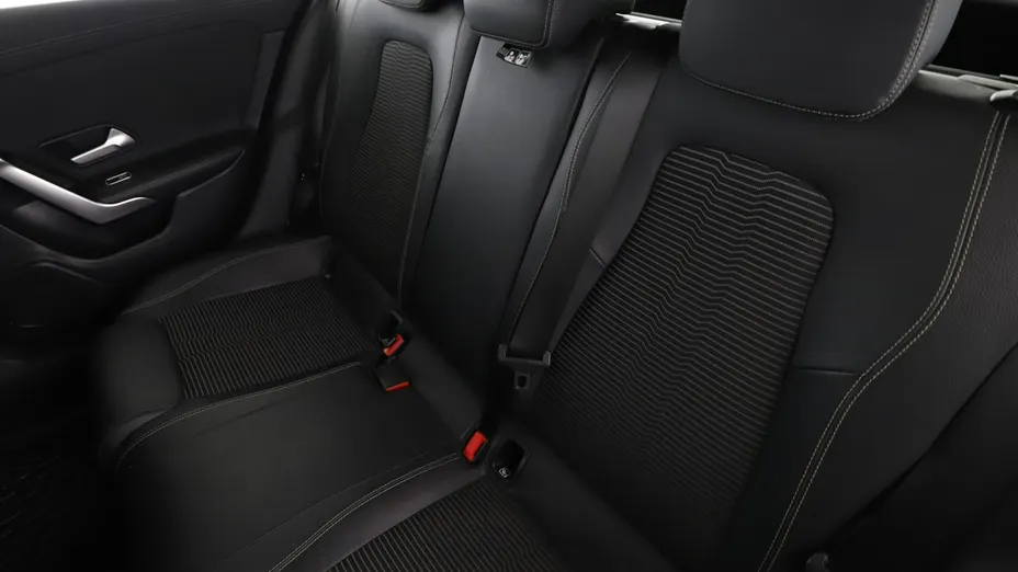 MERCEDES-BENZ CLA -