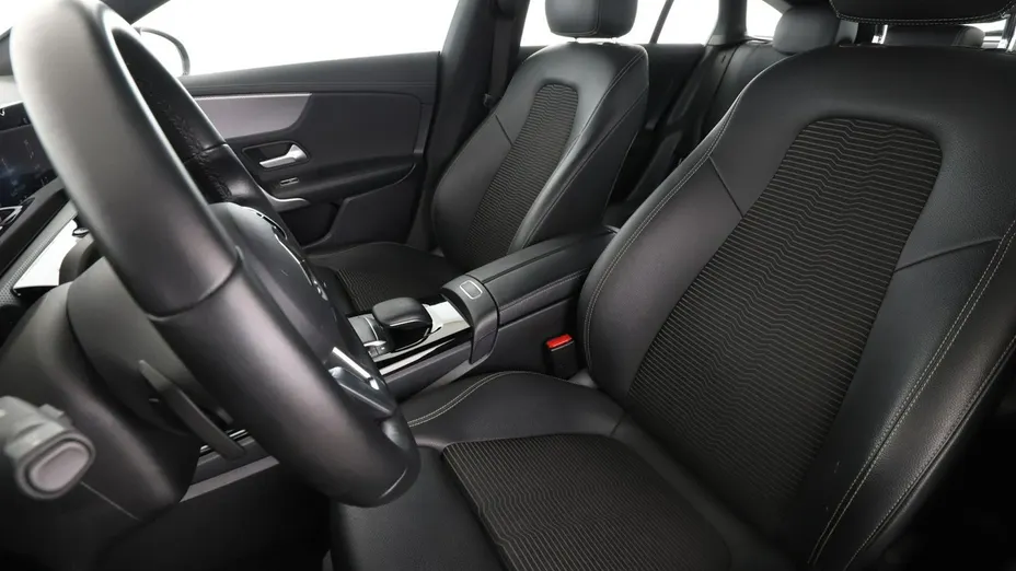 MERCEDES-BENZ CLA -