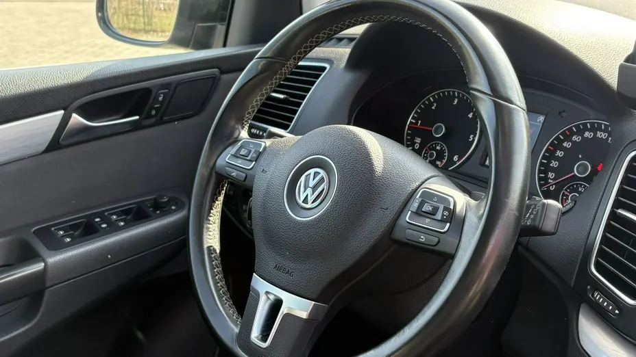 VOLKSWAGEN Sharan -