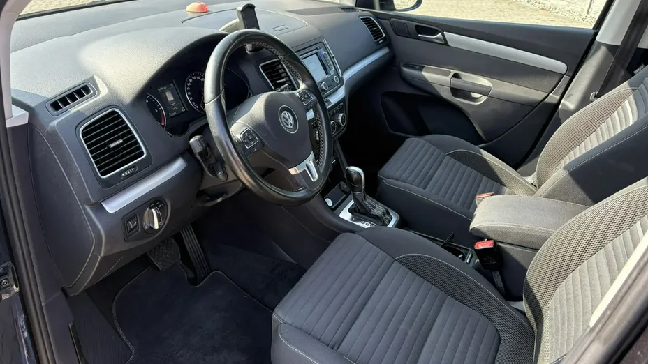 VOLKSWAGEN Sharan -