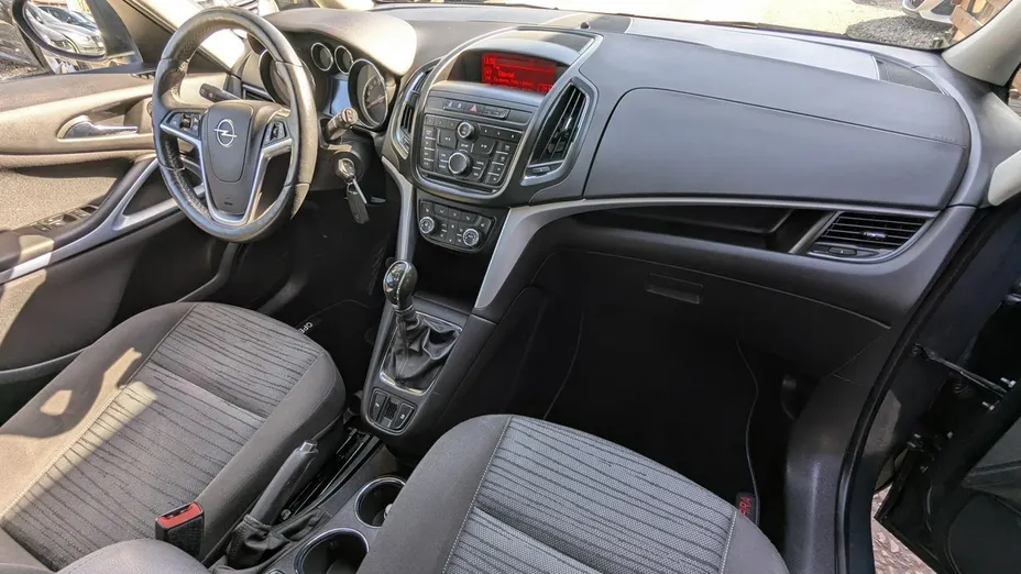 OPEL Zafira -