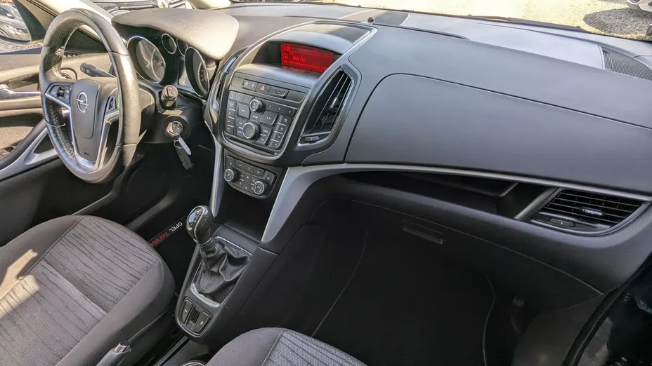 OPEL Zafira -