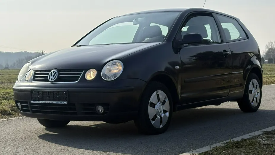 VOLKSWAGEN Polo -