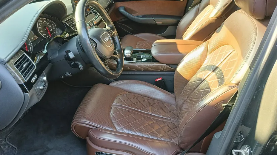 AUDI A8 -