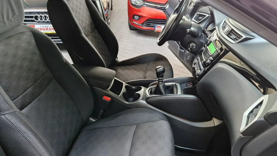 NISSAN Qashqai -