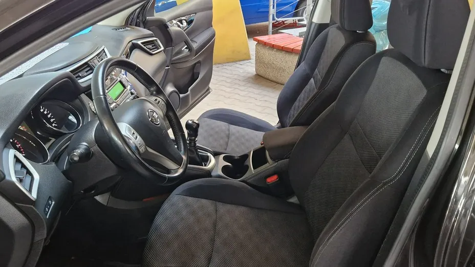 NISSAN Qashqai -
