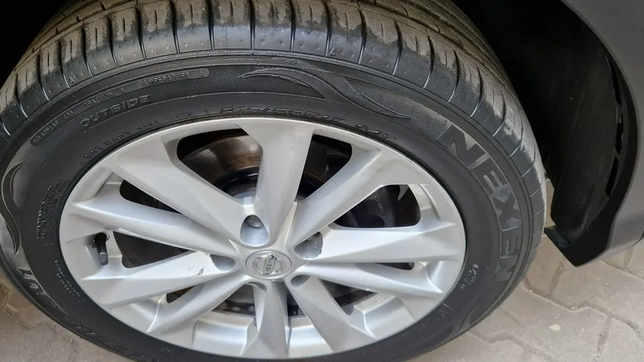 NISSAN Qashqai -