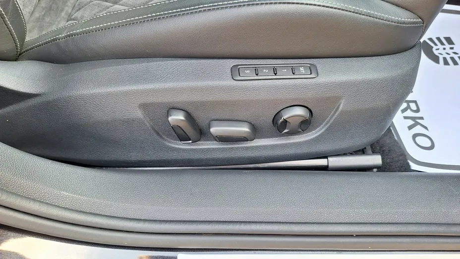 SKODA Superb -