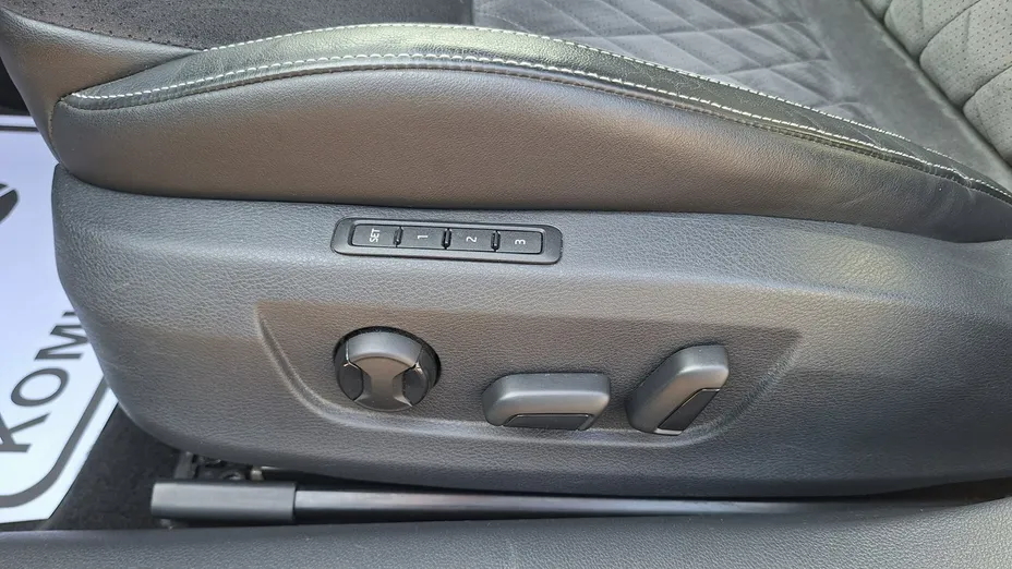 SKODA Superb -
