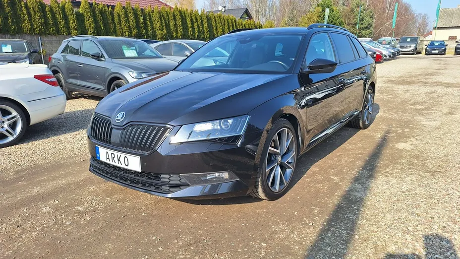 SKODA Superb -