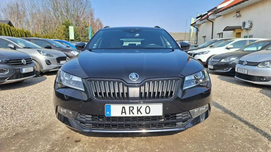 SKODA Superb -