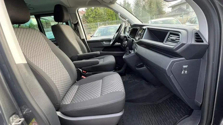 VOLKSWAGEN Multivan -