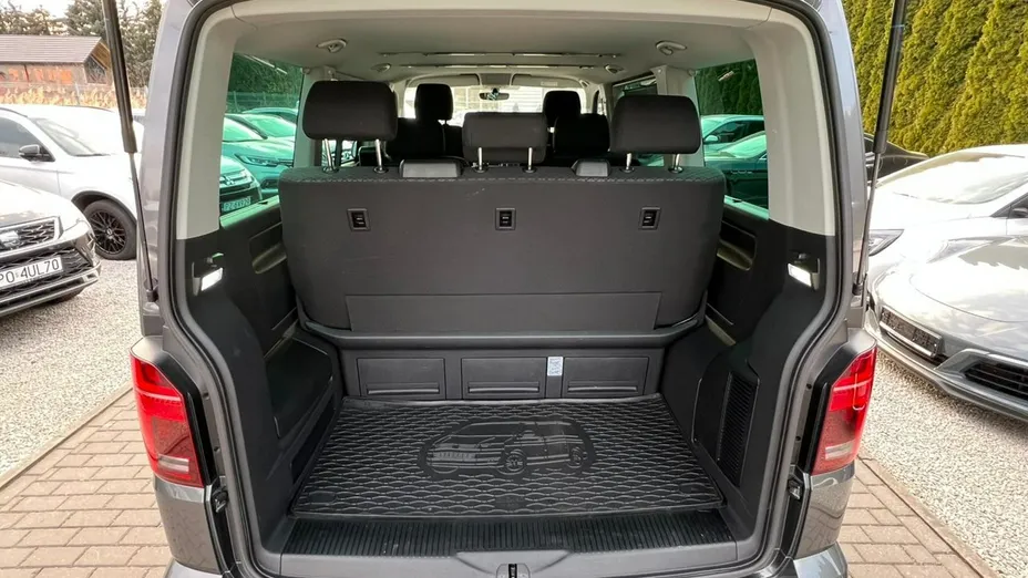 VOLKSWAGEN Multivan -