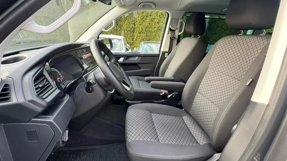 VOLKSWAGEN Multivan -
