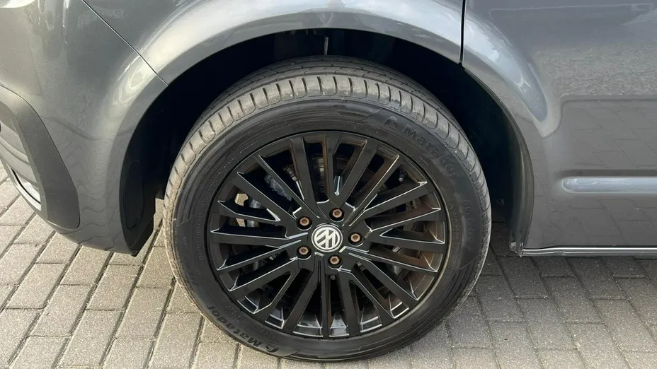 VOLKSWAGEN Multivan -