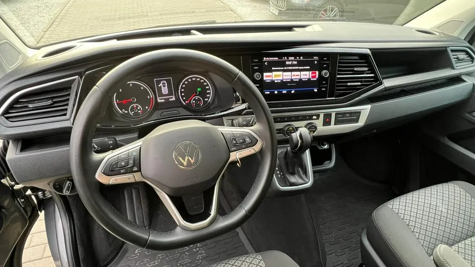 VOLKSWAGEN Multivan -