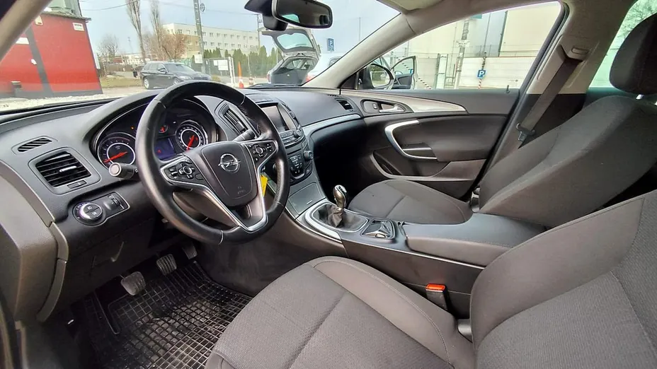 OPEL Insignia -
