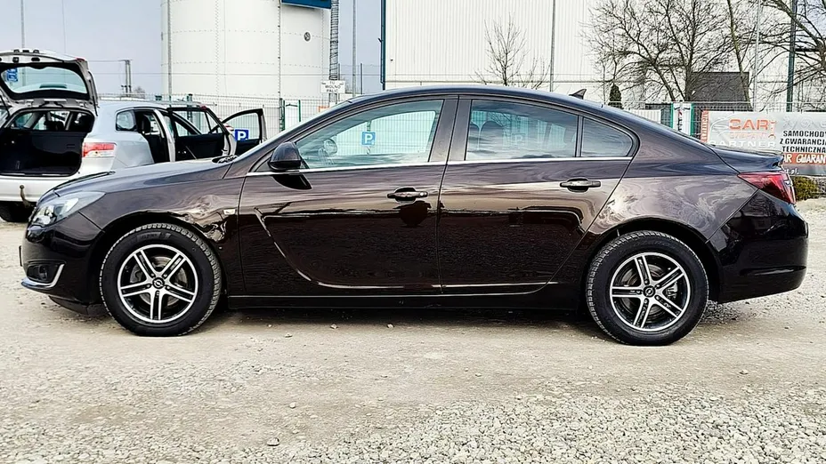 OPEL Insignia -