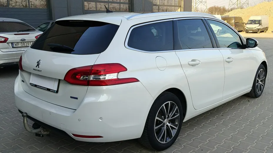 PEUGEOT 308 -
