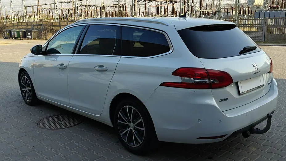 PEUGEOT 308 -