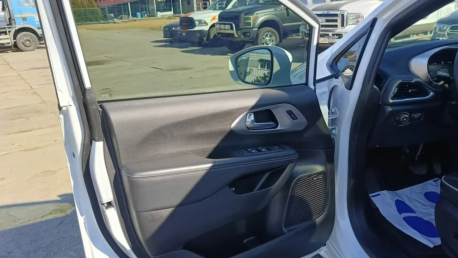 CHRYSLER Pacifica -