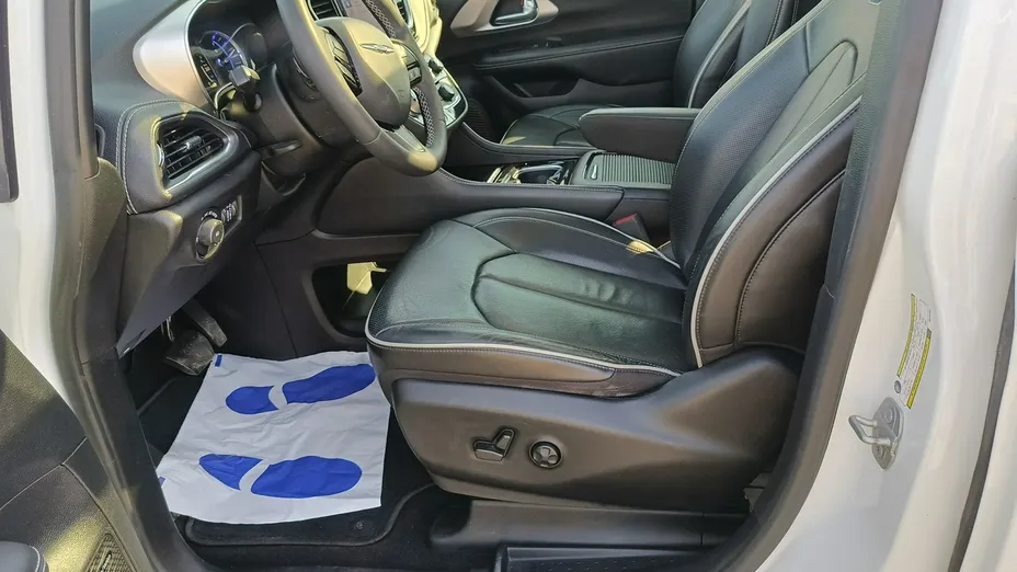 CHRYSLER Pacifica -