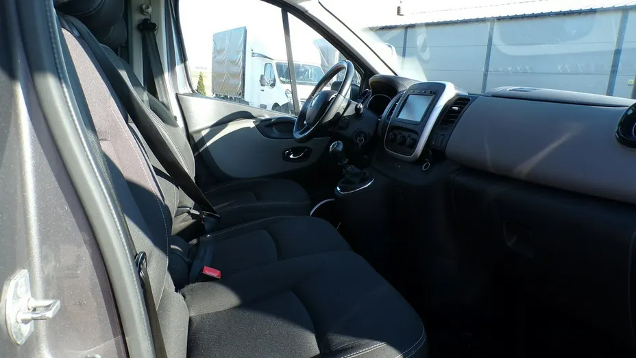 RENAULT Trafic -