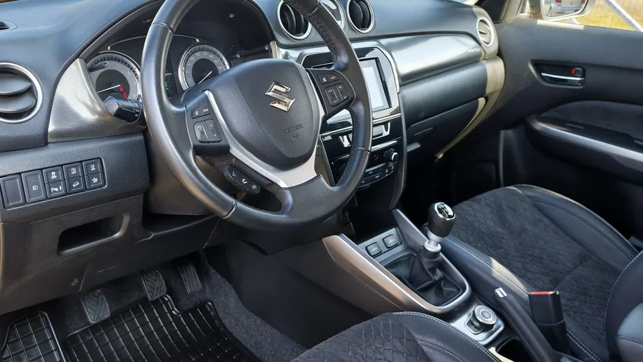 SUZUKI Vitara -