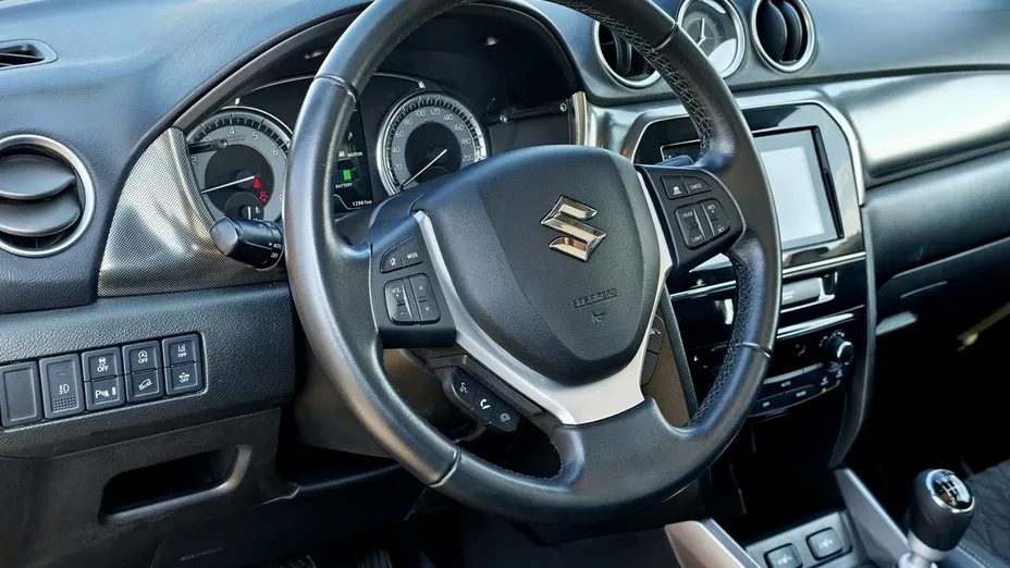 SUZUKI Vitara -