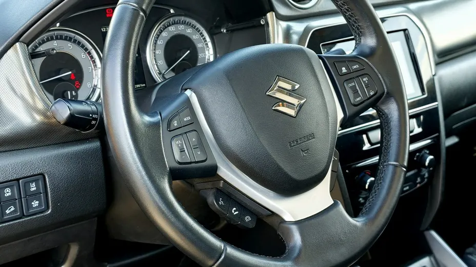 SUZUKI Vitara -