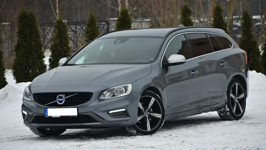 VOLVO V60 -