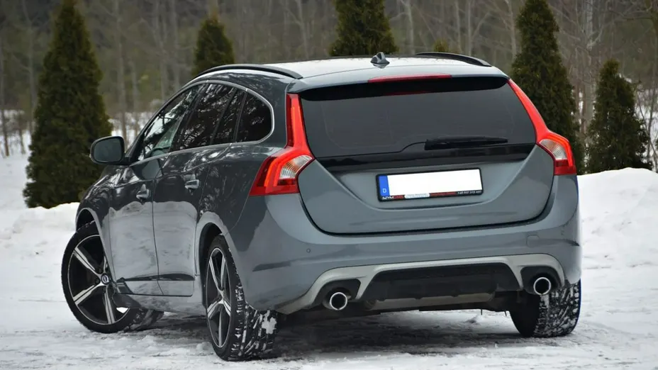 VOLVO V60 -