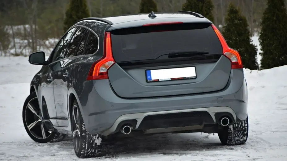 VOLVO V60 -