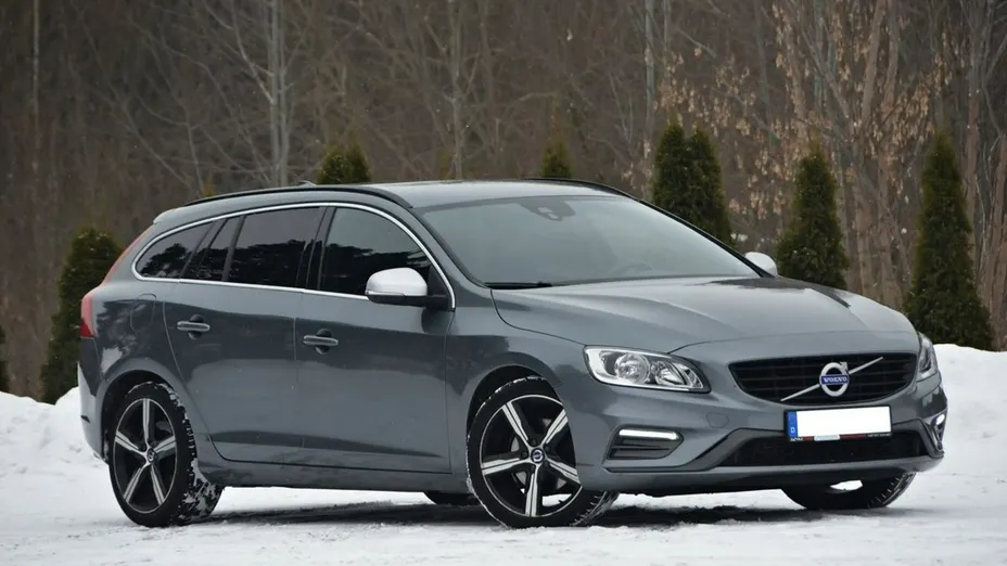 VOLVO V60 -