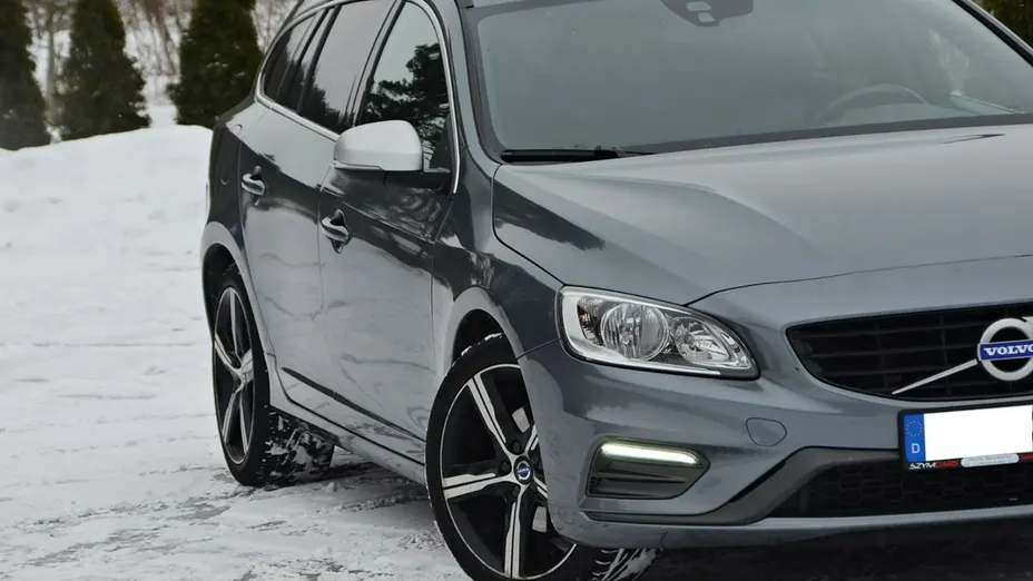 VOLVO V60 -
