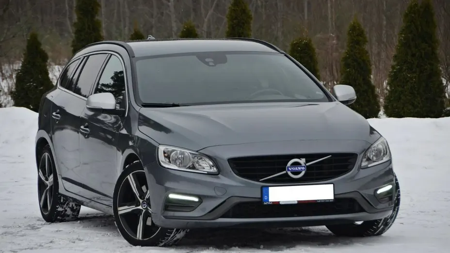VOLVO V60 -