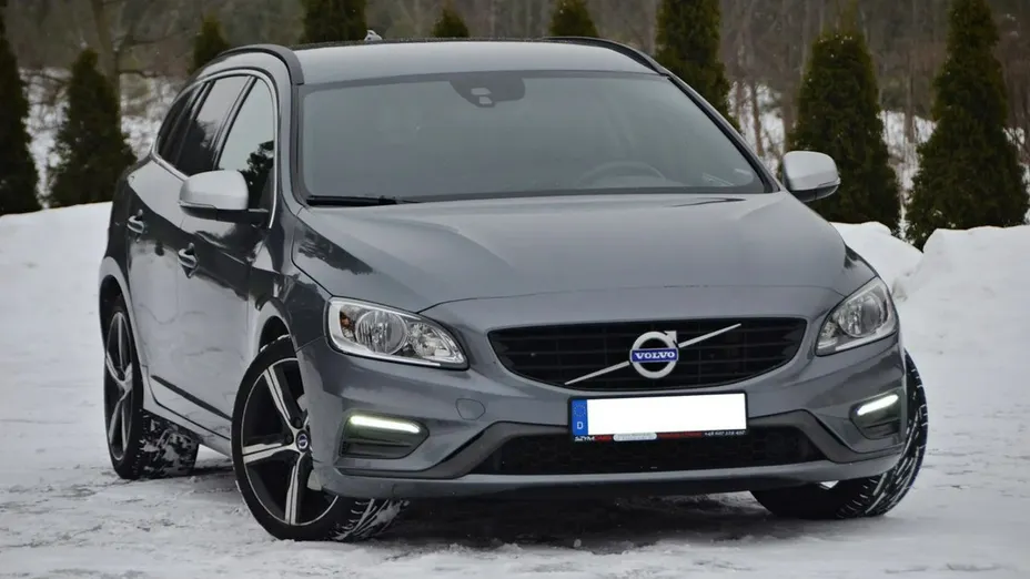 VOLVO V60 -