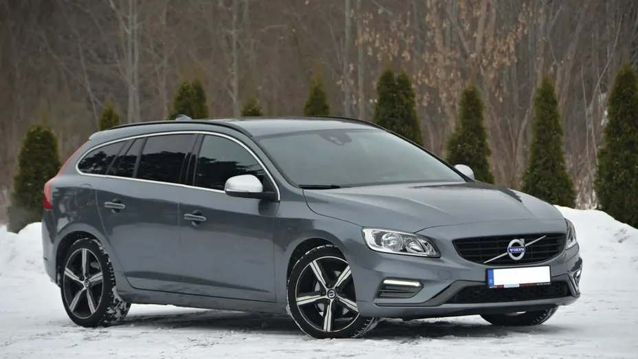 VOLVO V60 -