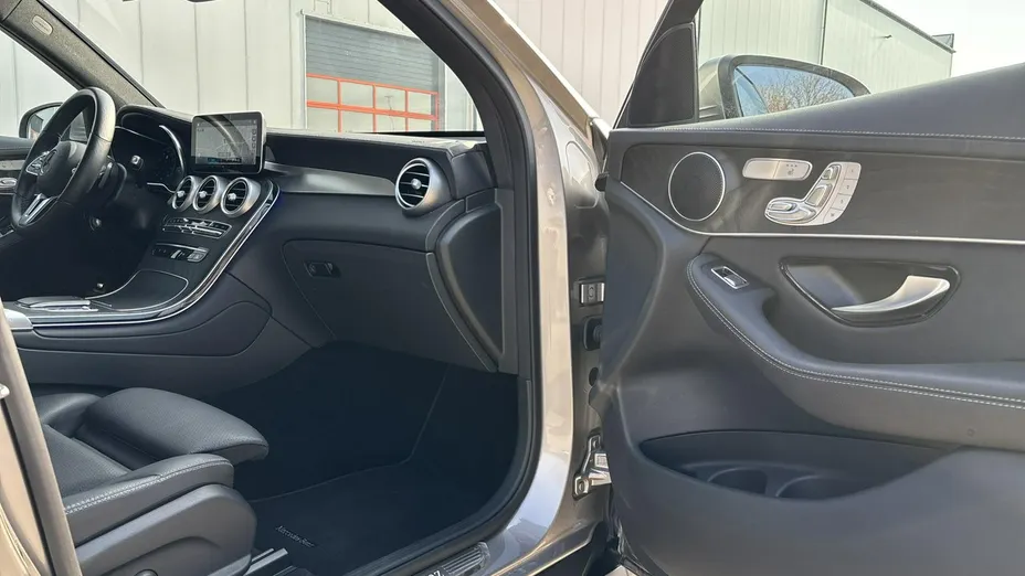 MERCEDES-BENZ GLC -