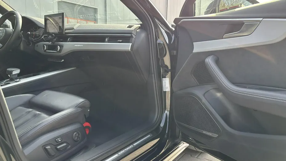 AUDI A4 -