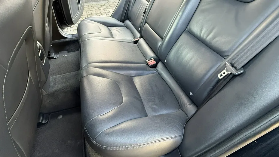 VOLVO V60 -