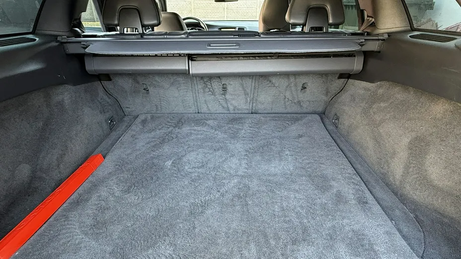VOLVO V60 -