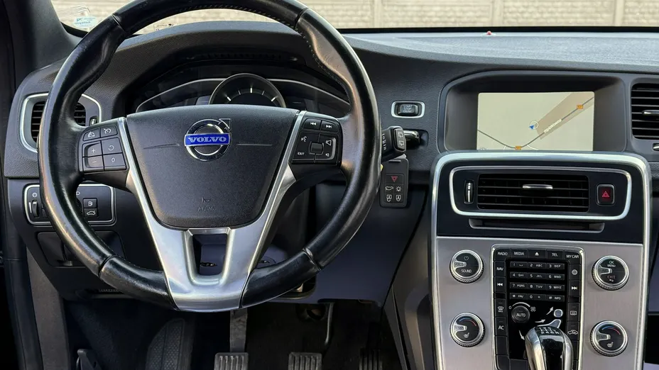 VOLVO V60 -