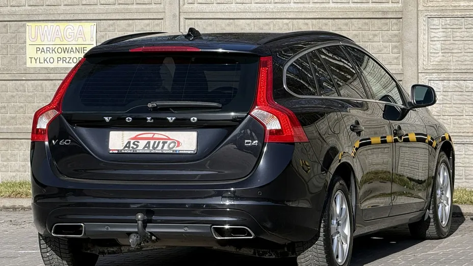 VOLVO V60 -