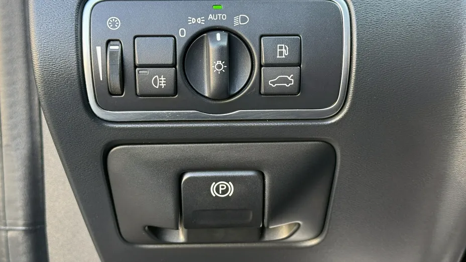 VOLVO V60 -