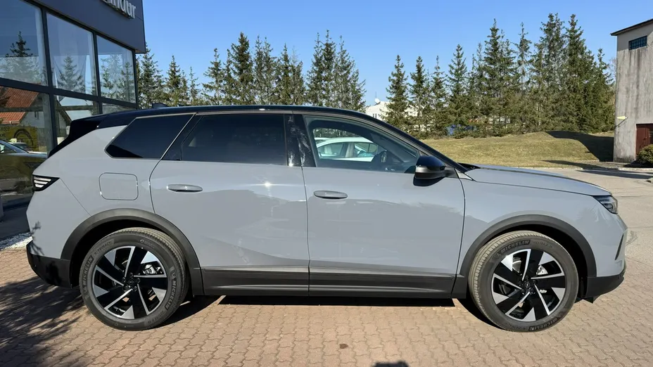 OPEL Grandland X -