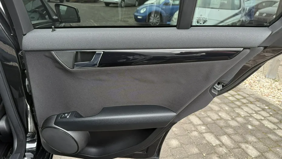 MERCEDES-BENZ C Klasa -